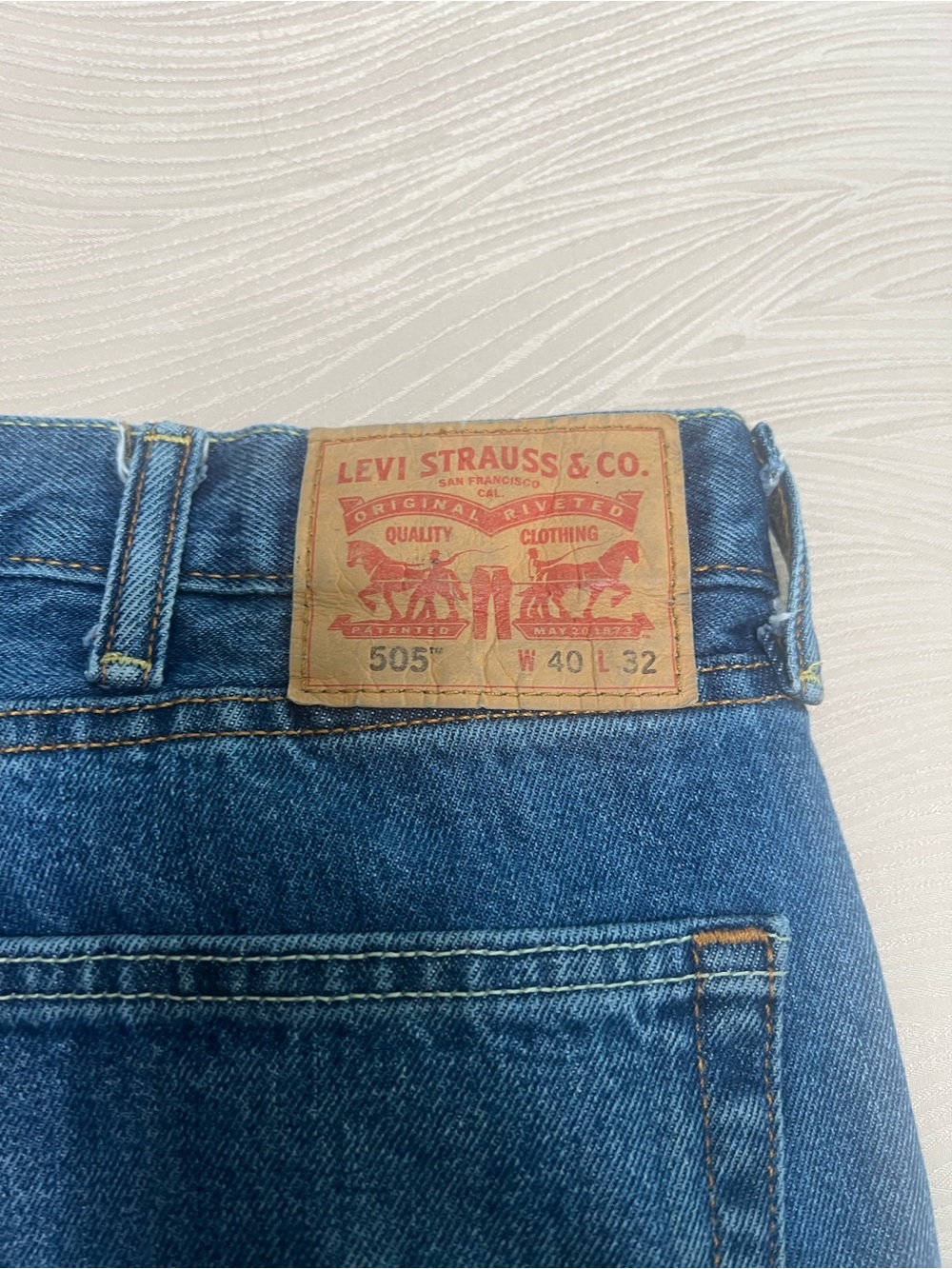 Levi's 505™ Straight Men's Jeans in Mid Blue size 40x32